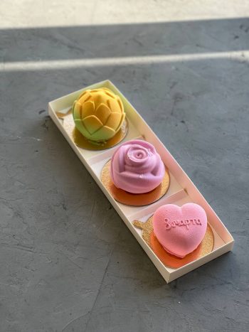 Коробка с прозрачной крышкой под 3 моти/муссовых пирожных — изображение 2